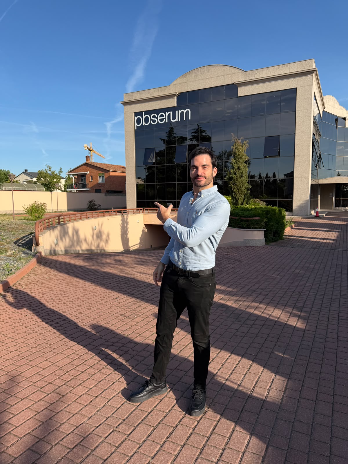 Dr. Altair Menosso no congresso de lançamento do protocolo — Espanha, junho de 2026